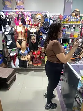 ROSALIALUCY online show from December 1, 2025, 11:44 am