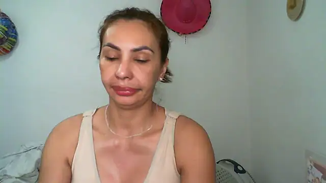 Snapshot of salome__milf chatting on February 15, 2026, 12:22 am salome milf online show from February 15, 2026, 12:22 am