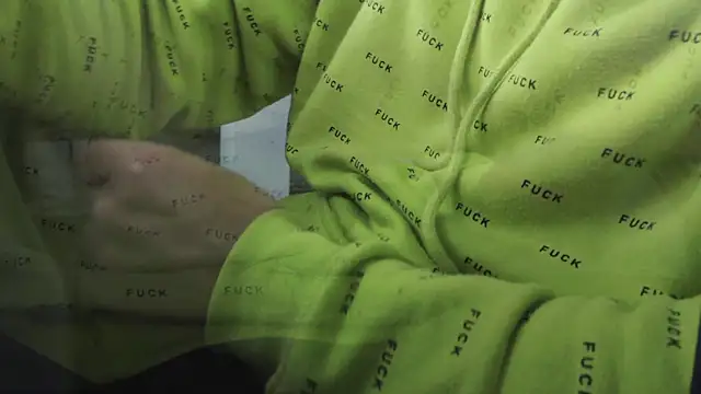 auilein online show from October 25, 2025, 5:02 pm