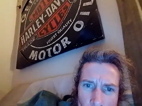 CuddlyFloat88 online show from January 13, 2026, 3:21 am