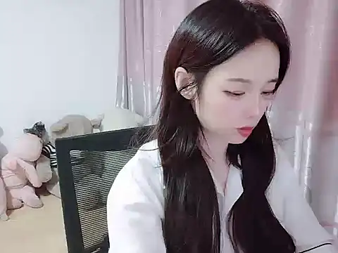 wwcc123 online show from October 5, 2025, 1:13 pm