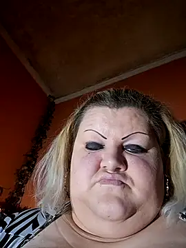 ducicsajsziii online show from December 20, 2025, 9:06 pm