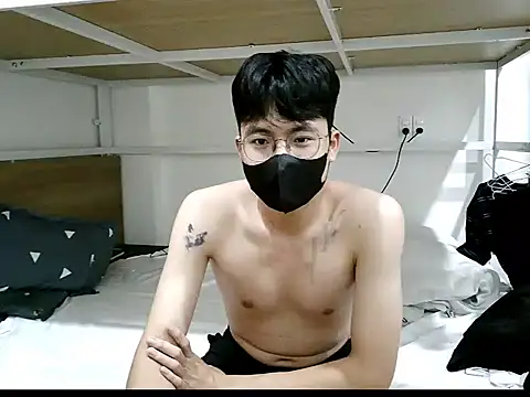 Gwencloudy online show from November 6, 2025, 3:05 pm