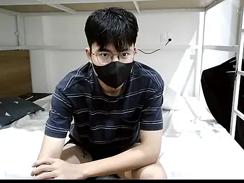 Gwencloudy online show from November 8, 2025, 4:21 pm