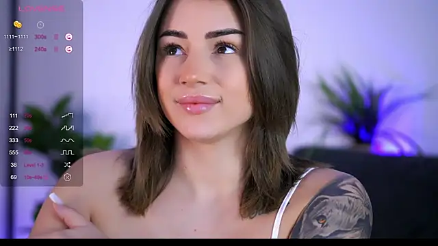 AishaCarter online show from October 21, 2025, 5:12 pm