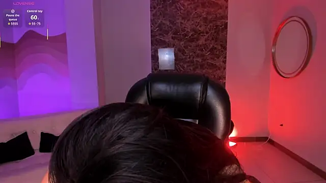 AlessiaCorleone  online show from December 16, 2025, 8:24 pm