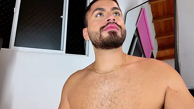 Juan Castano online show from May 21, 2026, 5:49 am