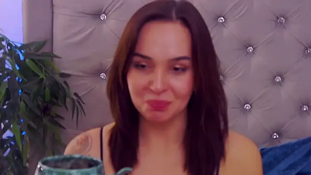 MeIisaLove online show from November 1, 2025, 3:28 pm