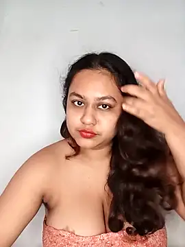 bumblebeegirl online show from November 1, 2025, 1:23 am