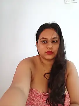 bumblebeegirl online show from June 14, 2026, 6:14 am