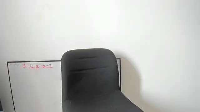 squirttati33 online show from September 12, 2025, 3:34 pm