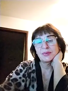 AlbinaXPretty online show from October 21, 2025, 5:56 pm