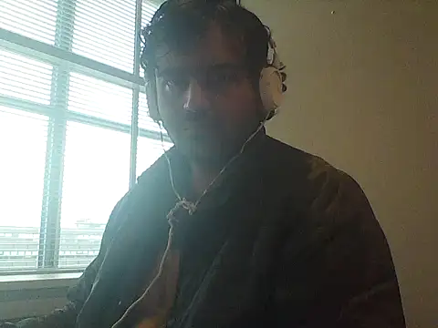 JohnBond009 online show from October 3, 2025, 12:06 pm