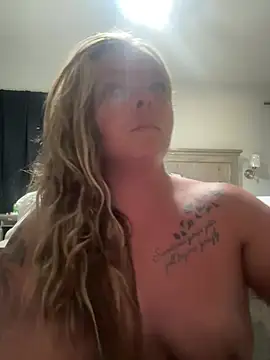 brittney099 online show from July 14, 2026, 2:38 am