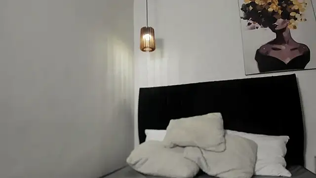 dolly zoe online show from March 14, 2026, 5:02 am