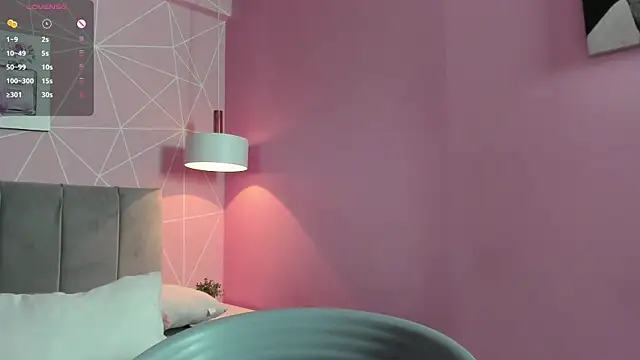 dolly zoe online show from March 8, 2025, 8:44 am