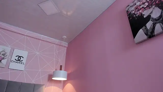 dolly zoe online show from September 9, 2025, 9:24 pm