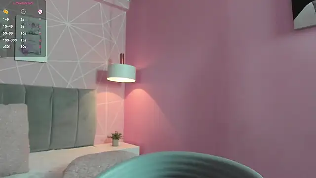 dolly zoe online show from March 6, 2025, 8:41 am