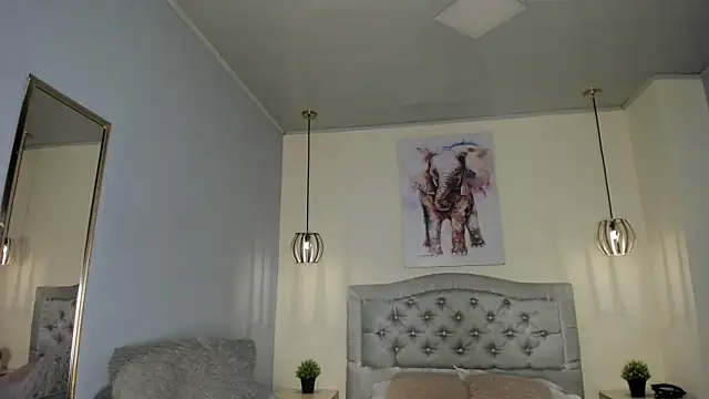 ayshel   online show from October 10, 2025, 3:29 am