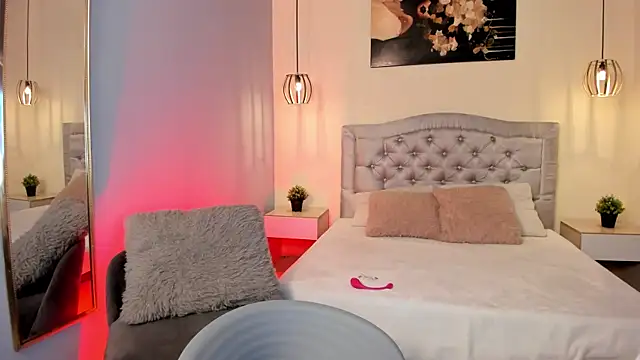 ayshel   online show from March 18, 2025, 5:34 am
