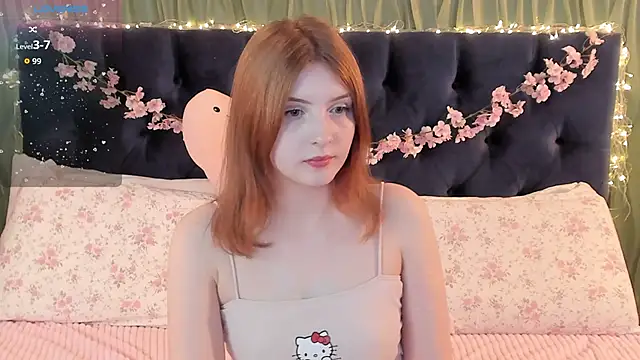 Snapshot of AliceLanley chatting on May 17, 2026, 2:39 pm AliceLanley online show from May 17, 2026, 2:39 pm
