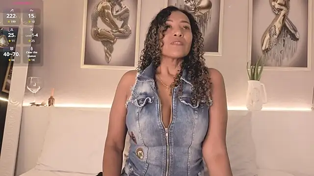 Snapshot of _Victoria_Hills chatting on May 29, 2026, 12:33 pm Victoria Hills online show from May 29, 2026, 12:33 pm