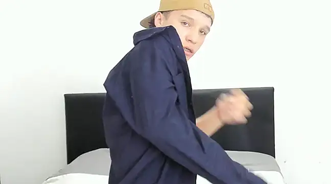 angelcortes online show from December 31, 2024, 5:18 pm