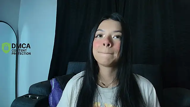 Snapshot of yungelitamor_ chatting on June 7, 2026, 5:01 am yungelitamor online show from June 7, 2026, 5:01 am