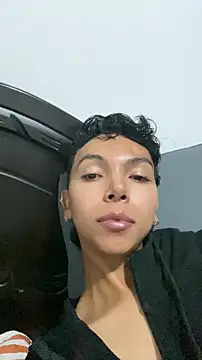 xhenisa  online show from January 15, 2026, 3:10 am