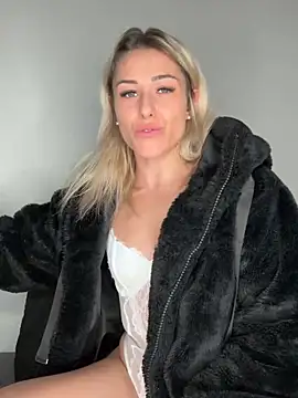 Snapshot of petrouchkaaa_ chatting on January 29, 2025, 9:07 pm petrouchkaaa online show from January 29, 2025, 9:07 pm