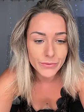 petrouchkaaa  online show from November 2, 2025, 8:58 pm