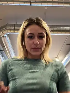 Snapshot of petrouchkaaa_ chatting on March 18, 2025, 10:28 am petrouchkaaa online show from March 18, 2025, 10:28 am