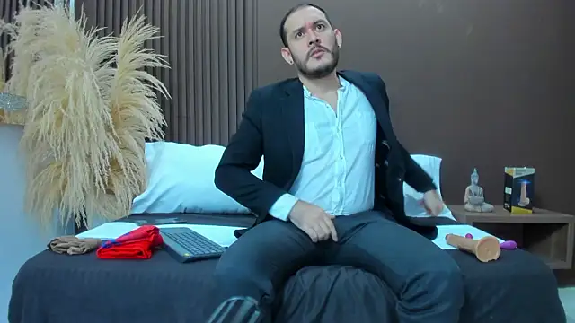 jeanpiere  online show from February 11, 2026, 2:33 am