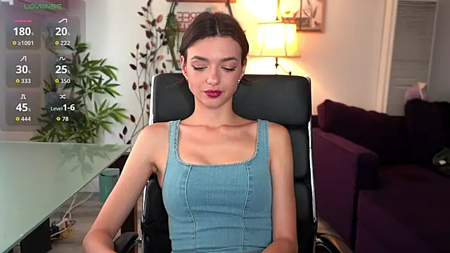 Snapshot of olivia_jeas chatting on June 27, 2026, 9:21 pm olivia jeas online show from June 27, 2026, 9:21 pm