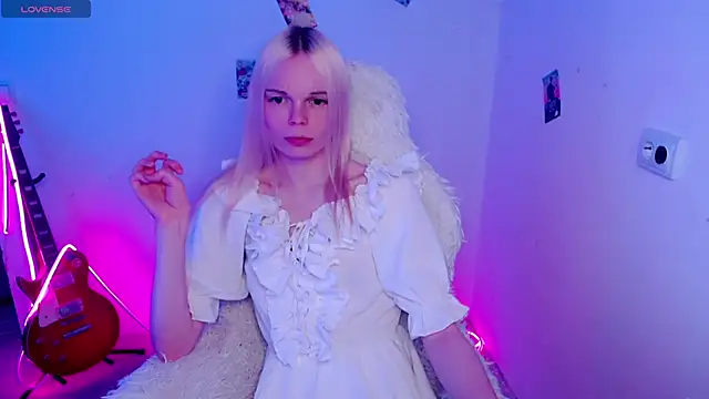 Emily Nyaffee online show from December 4, 2025, 11:59 pm