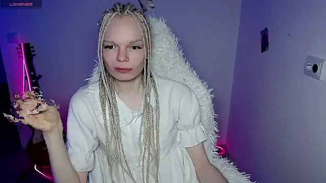 Emily Nyaffee online show from January 5, 2026, 9:18 pm