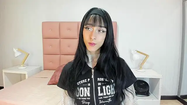 lhiamfit online show from October 26, 2025, 2:45 am