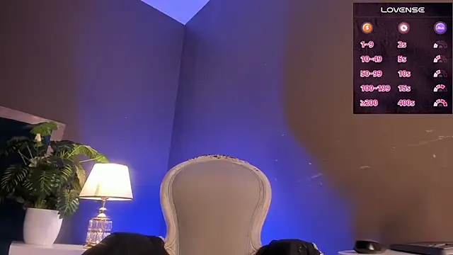 KarlynHoliss online show from December 30, 2024, 6:38 pm