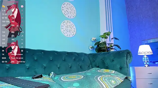 KarlynHoliss online show from December 9, 2024, 5:52 pm