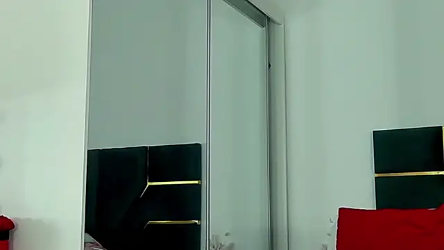 AllisonSweets online show from April 9, 2026, 10:43 am