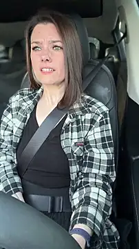 Snapshot of LadyLena1 chatting on February 3, 2026, 12:32 am LadyLena1 online show from February 3, 2026, 12:32 am