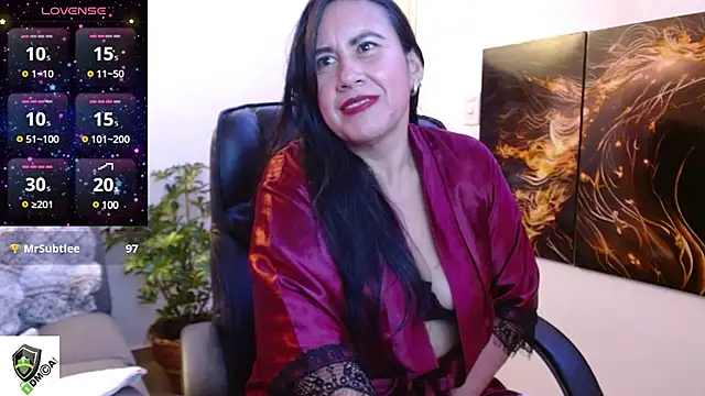 amalia brunette online show from March 9, 2025, 11:03 pm