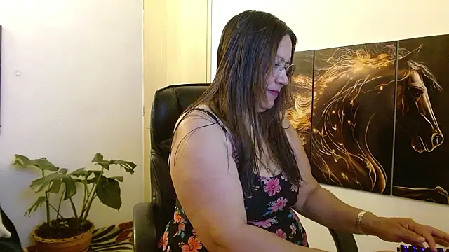 amalia brunette online show from March 25, 2026, 7:19 am