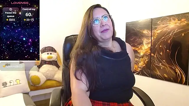 amalia brunette online show from December 14, 2025, 12:50 am