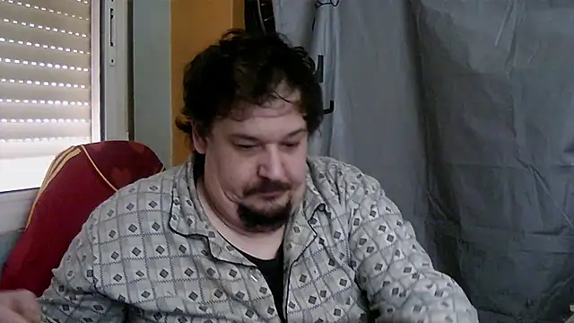 porkorossy online show from December 1, 2025, 9:21 am