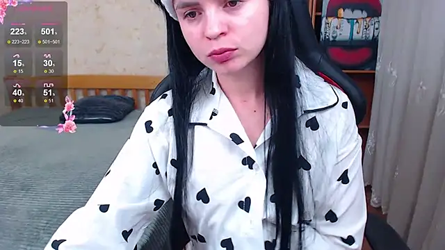 Snapshot of JuicyJess chatting on December 2, 2025, 7:48 pm JuicyJess online show from December 2, 2025, 7:48 pm