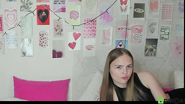 Snapshot of little_radiant_sun chatting on November 14, 2025, 10:52 am little radiant sun online show from November 14, 2025, 10:52 am