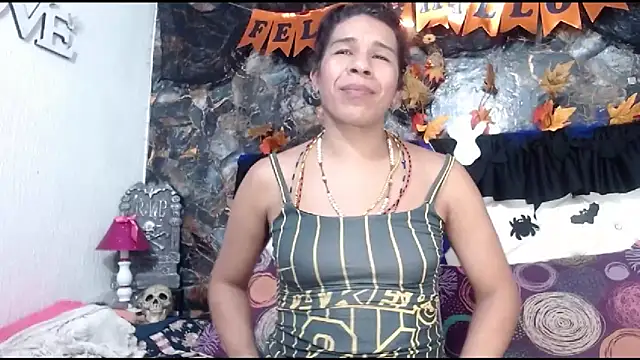 DesireDirtyTS   online show from October 6, 2025, 11:55 am