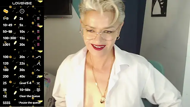 Snapshot of scarlett_paris22 chatting on March 16, 2025, 11:15 pm scarlett paris22 online show from March 16, 2025, 11:15 pm