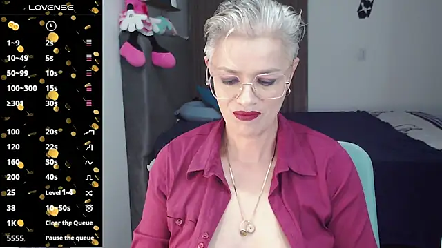 Snapshot of scarlett_paris22 chatting on February 19, 2025, 11:36 pm scarlett paris22 online show from February 19, 2025, 11:36 pm